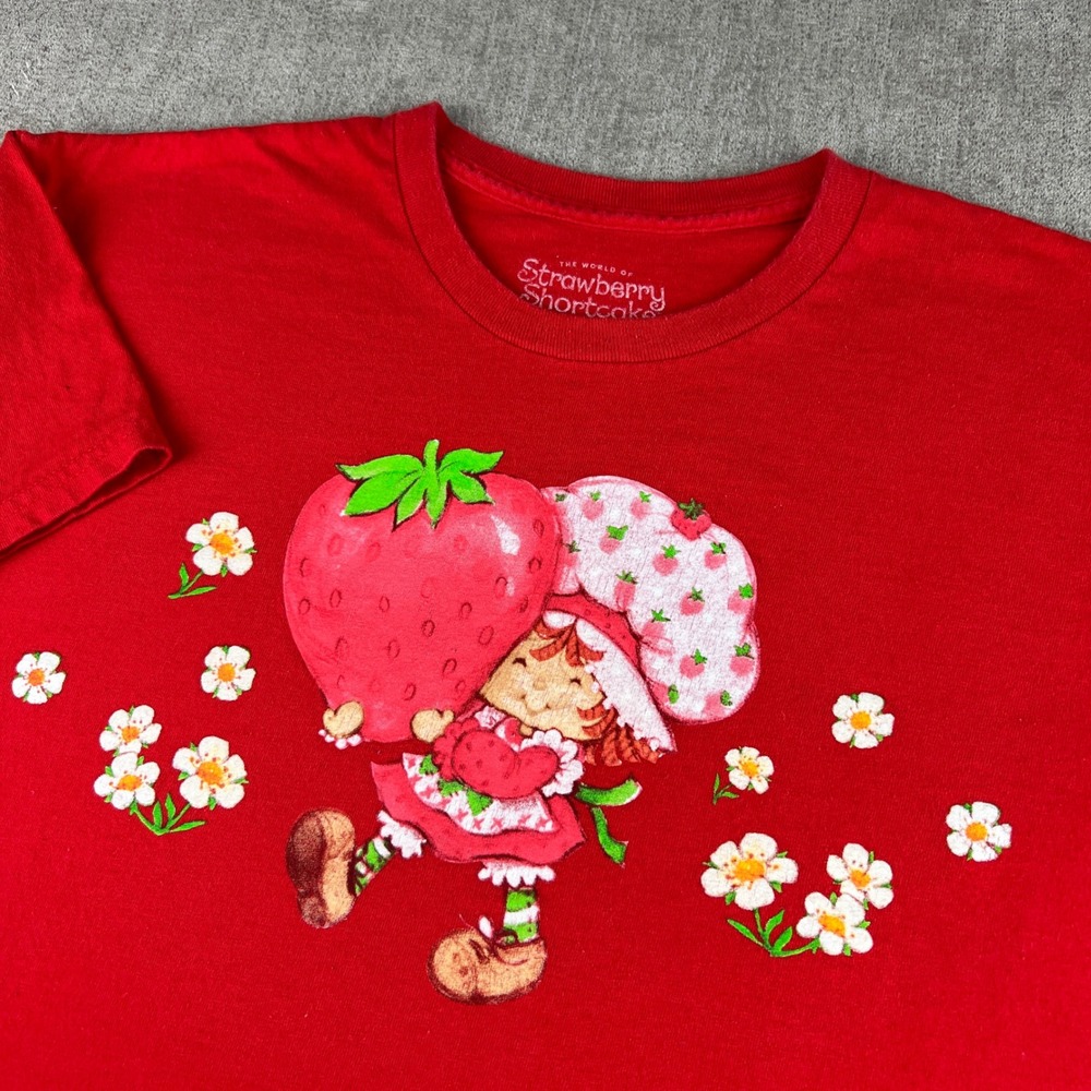 Strawberry Shortcake Graphic T-Shirt Mens Medium Red Retro Cartoon Cottagecore